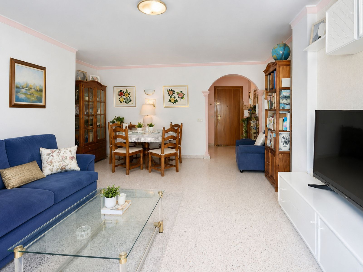3 Bed Apartment for sale in Marbella Costa Del Sol, Málaga, Spain
