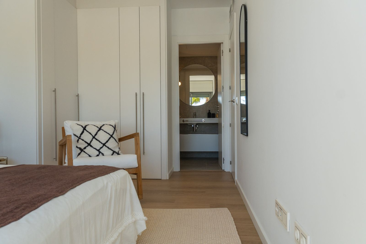 3 Bed Apartment for sale in Estepona Costa Del Sol, Málaga, Spain