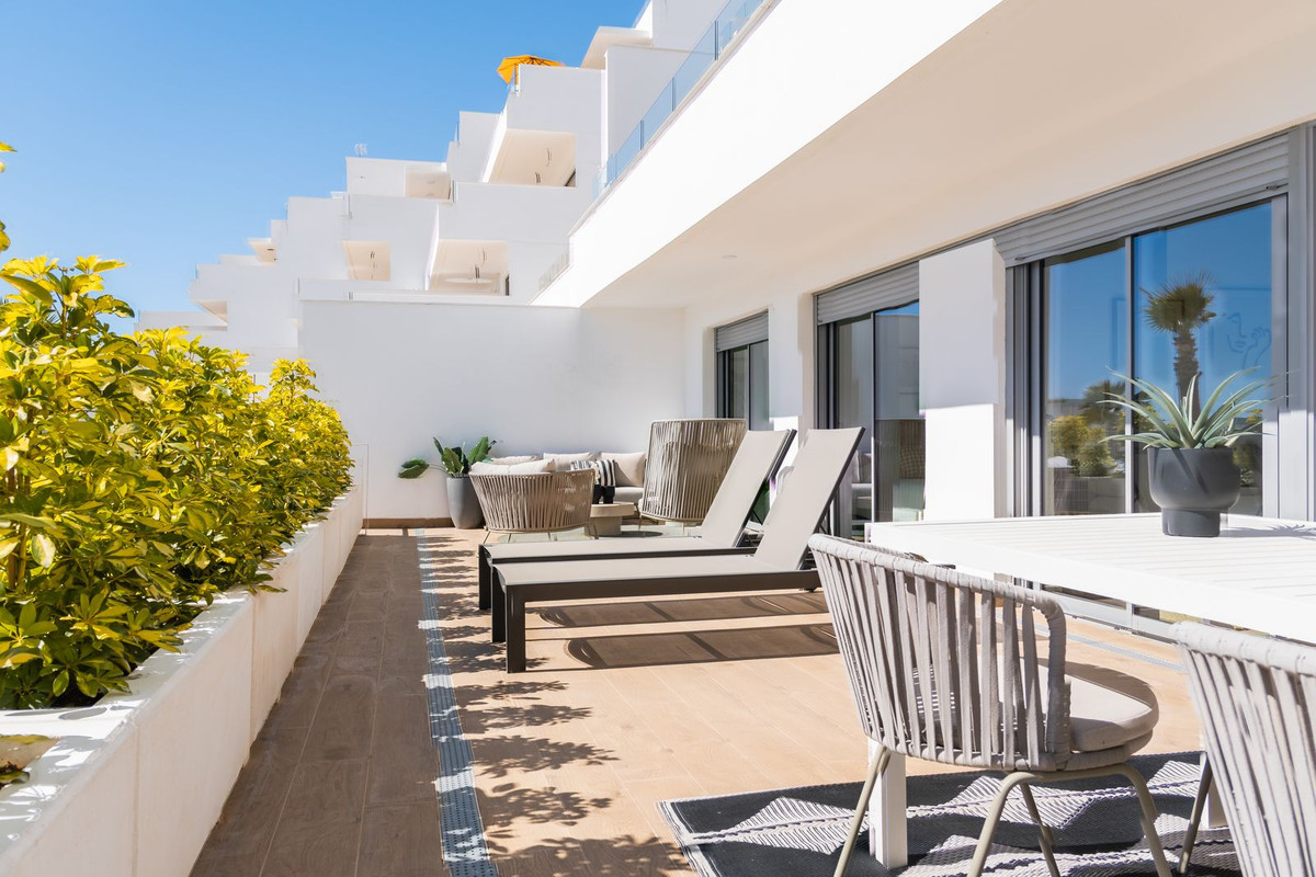 3 Bed Apartment for sale in Estepona Costa Del Sol, Málaga, Spain