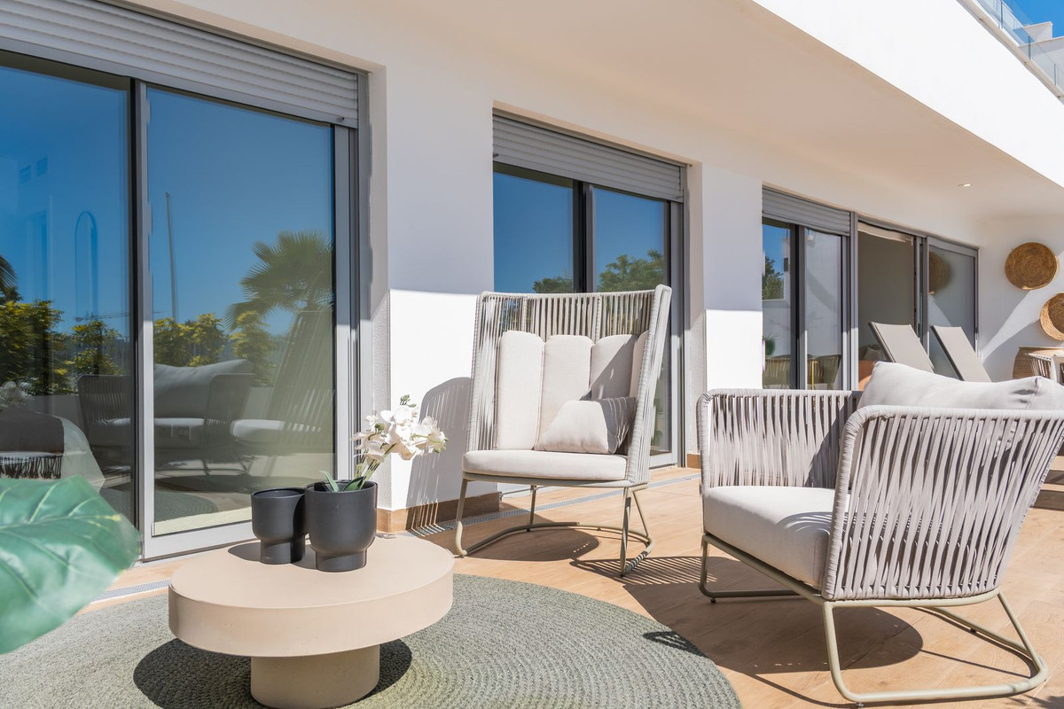 3 Bed Apartment for sale in Estepona Costa Del Sol, Málaga, Spain