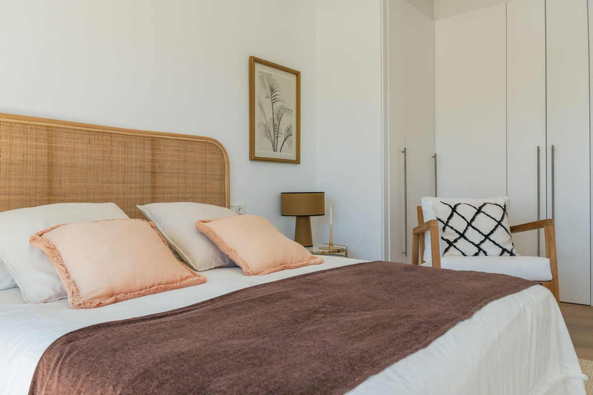 3 Bed Apartment for sale in Estepona Costa Del Sol, Málaga, Spain