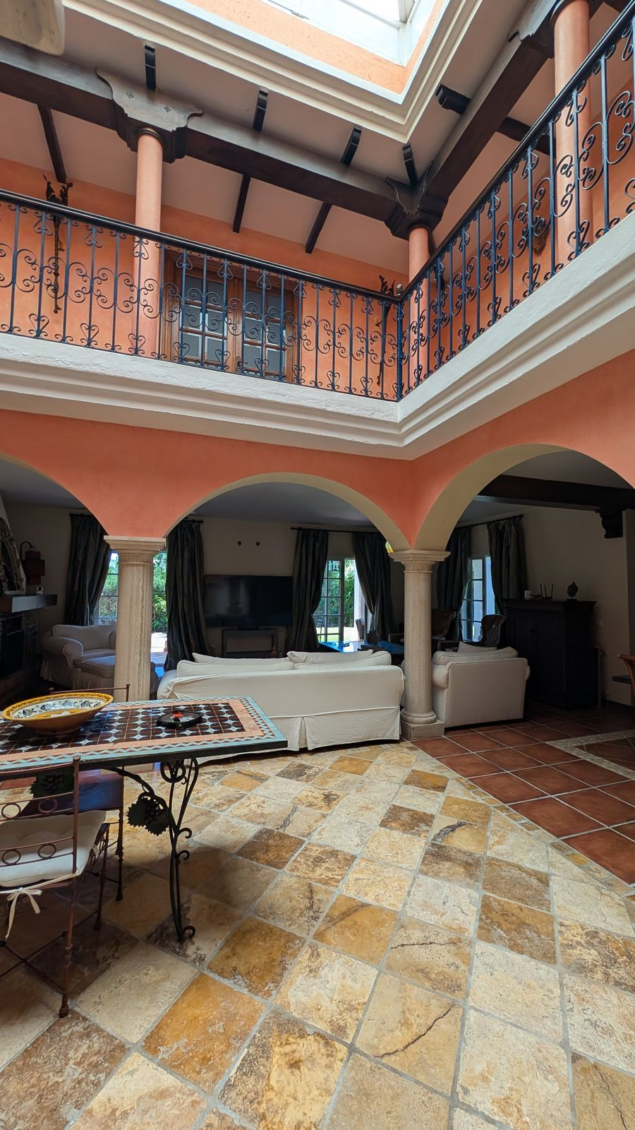 Se vende Villa - Chalet de 6 dormitorios en Costa Del Sol, Cadiz, España