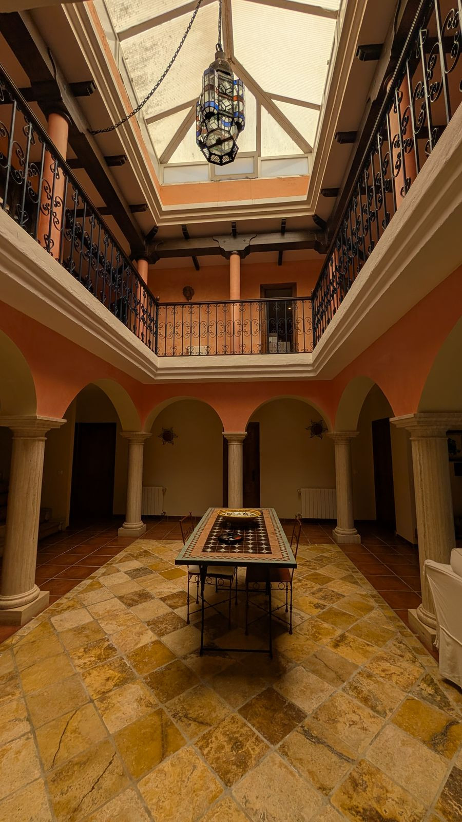 Se vende Villa - Chalet de 6 dormitorios en Costa Del Sol, Cadiz, España