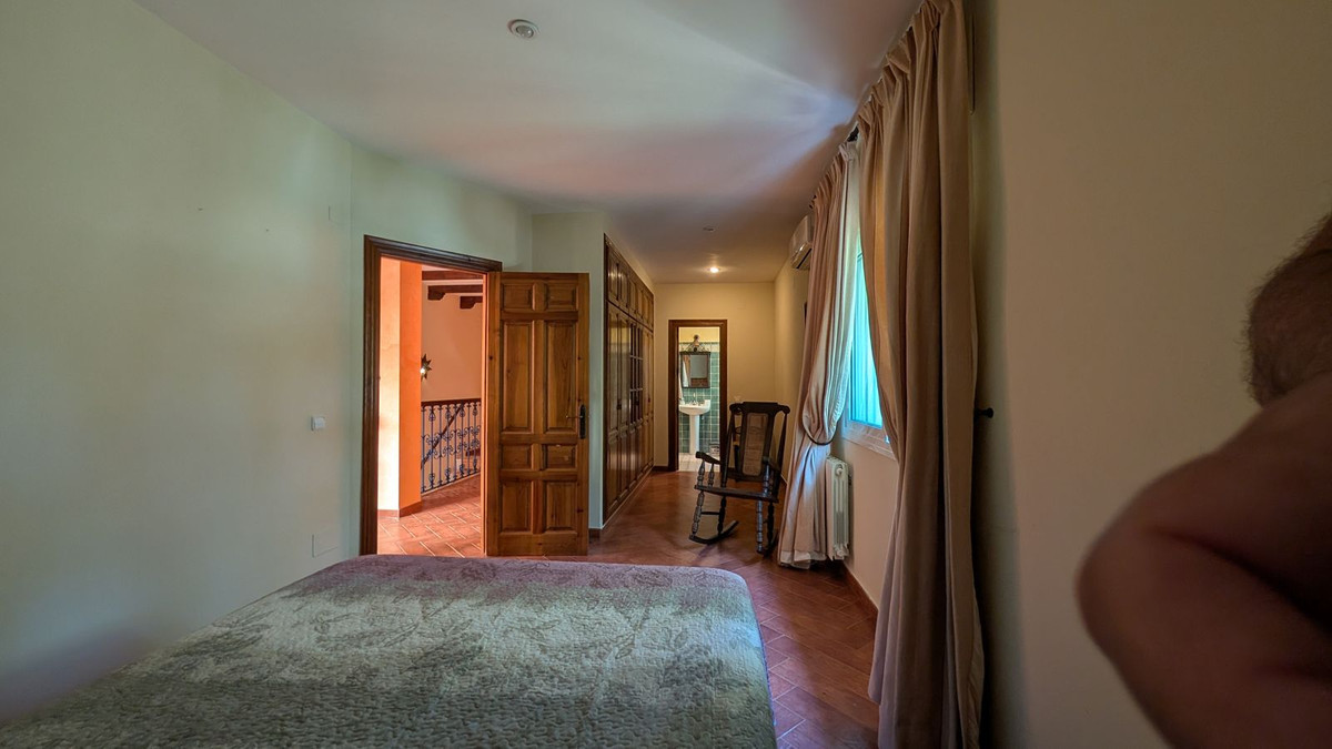 Se vende Villa - Chalet de 6 dormitorios en Costa Del Sol, Cadiz, España