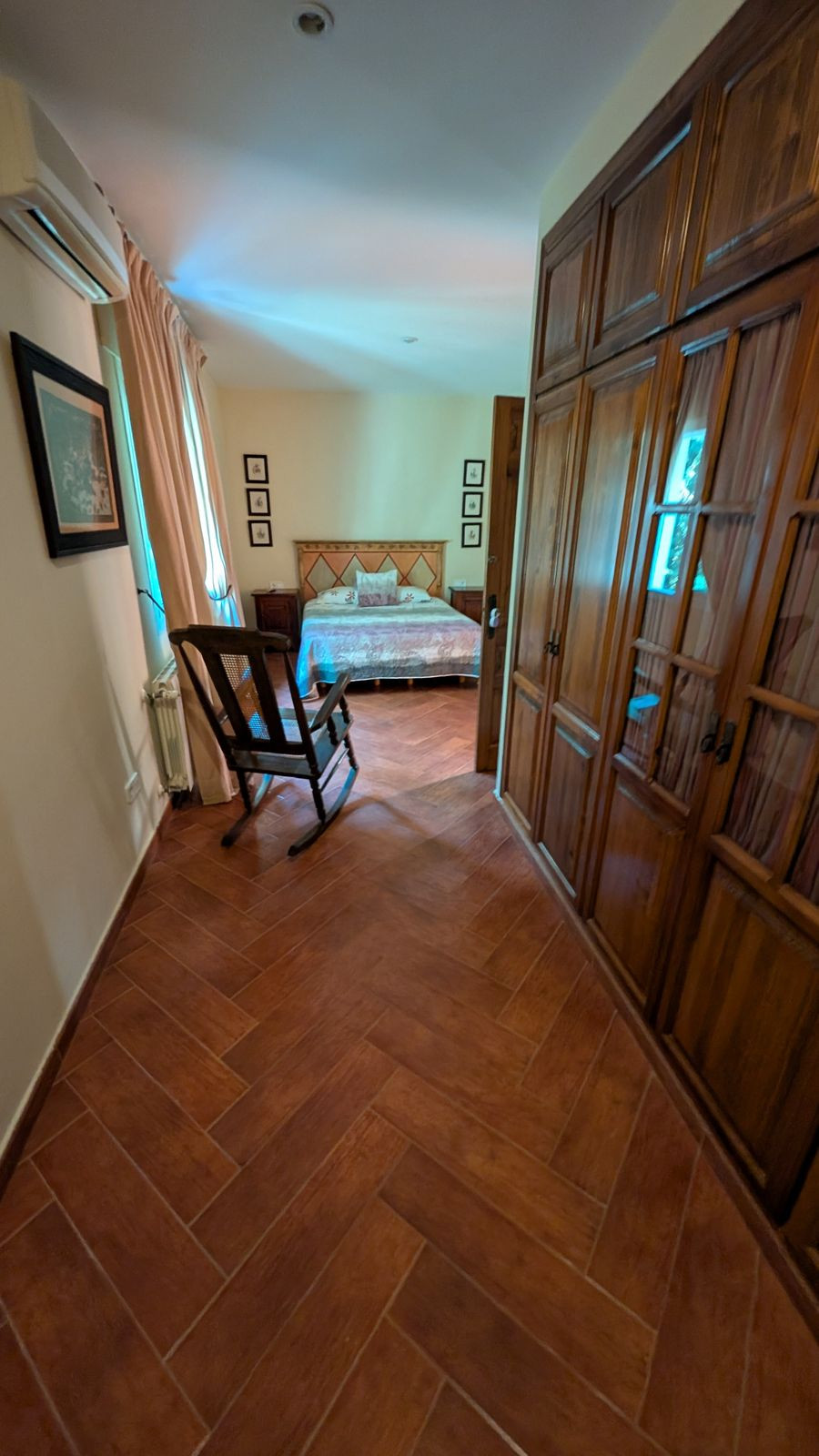 Se vende Villa - Chalet de 6 dormitorios en Costa Del Sol, Cadiz, España