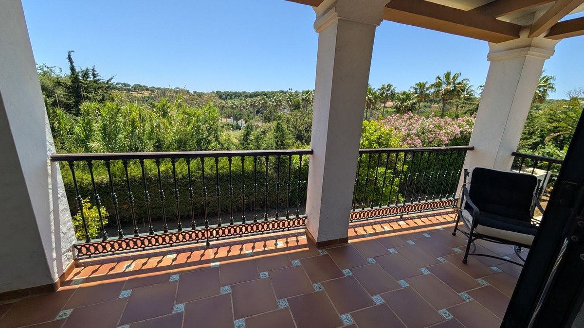 Se vende Villa - Chalet de 6 dormitorios en Costa Del Sol, Cadiz, España