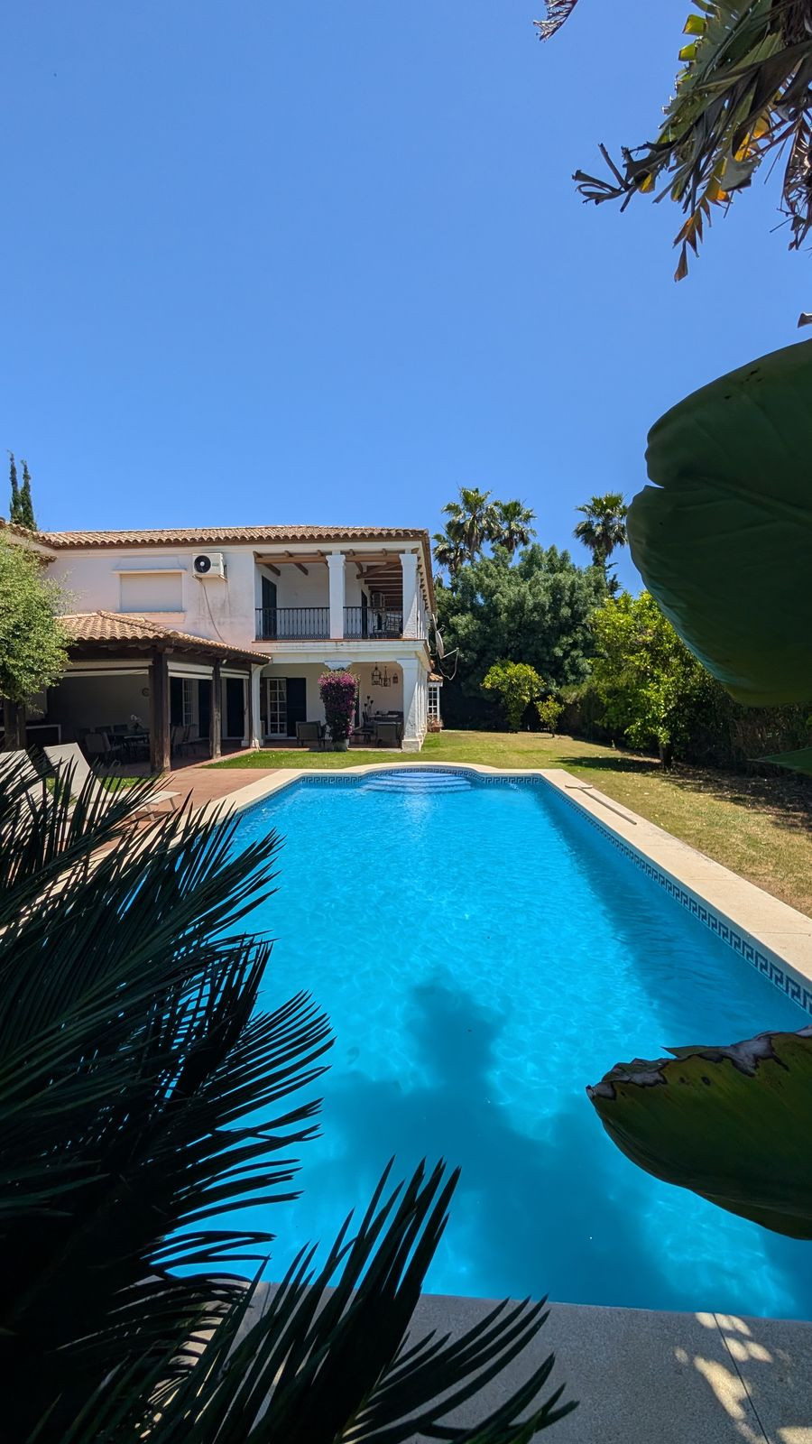 Se vende Villa - Chalet de 6 dormitorios en Costa Del Sol, Cadiz, España
