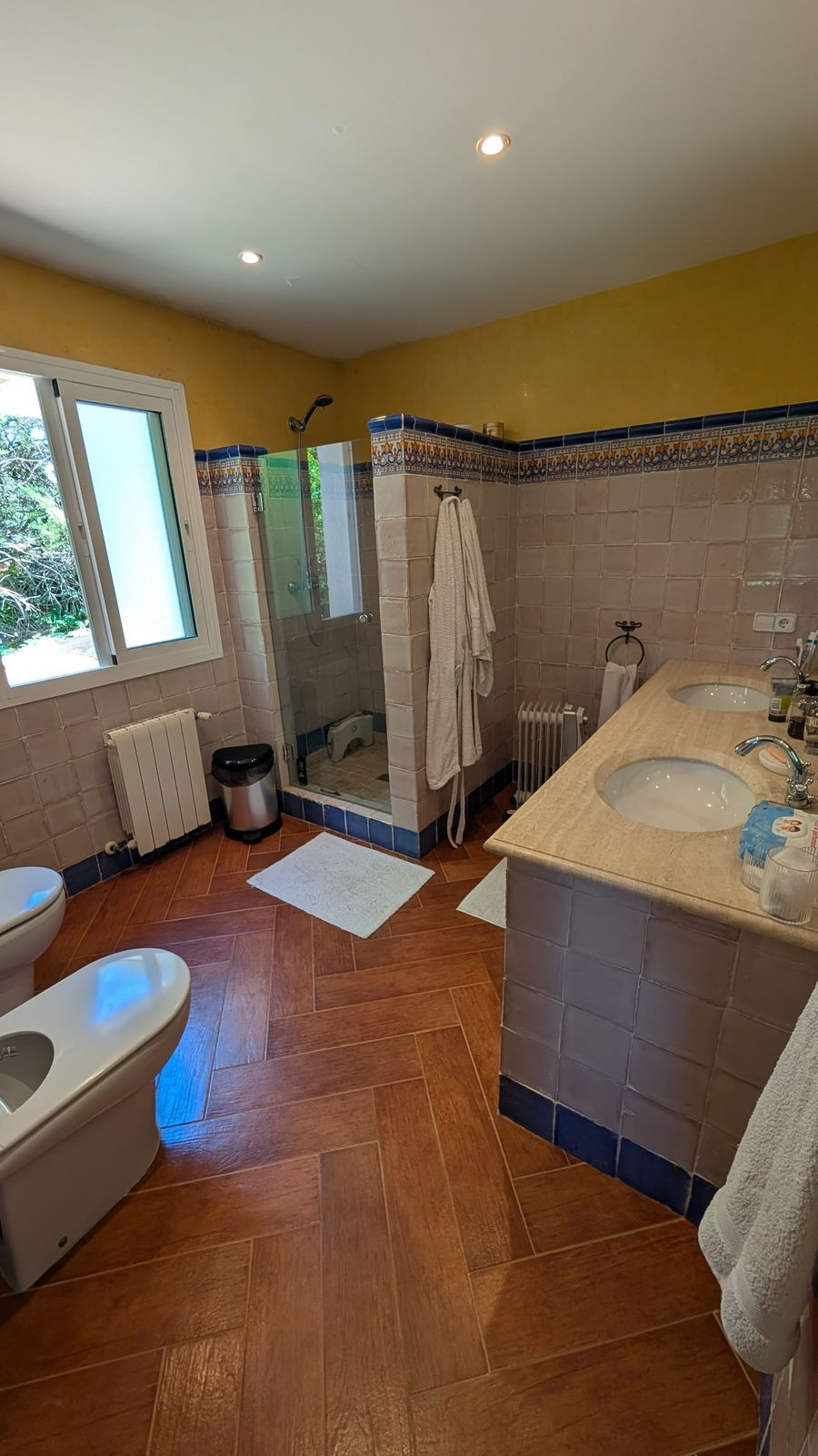 Se vende Villa - Chalet de 6 dormitorios en Costa Del Sol, Cadiz, España