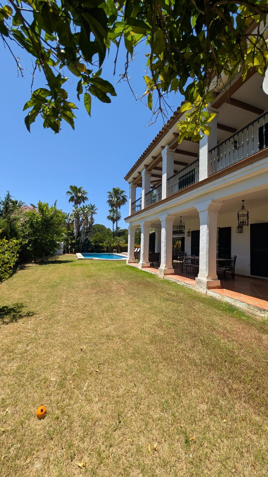 Se vende Villa - Chalet de 6 dormitorios en Costa Del Sol, Cadiz, España