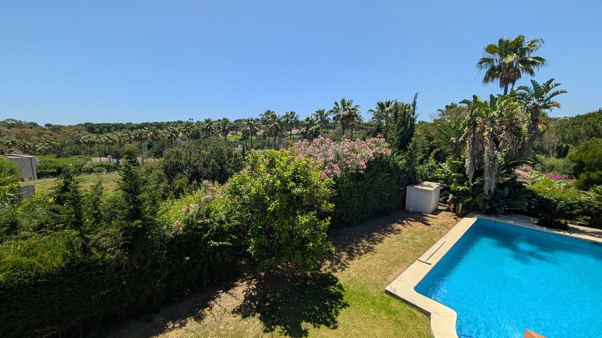 Se vende Villa - Chalet de 6 dormitorios en Costa Del Sol, Cadiz, España