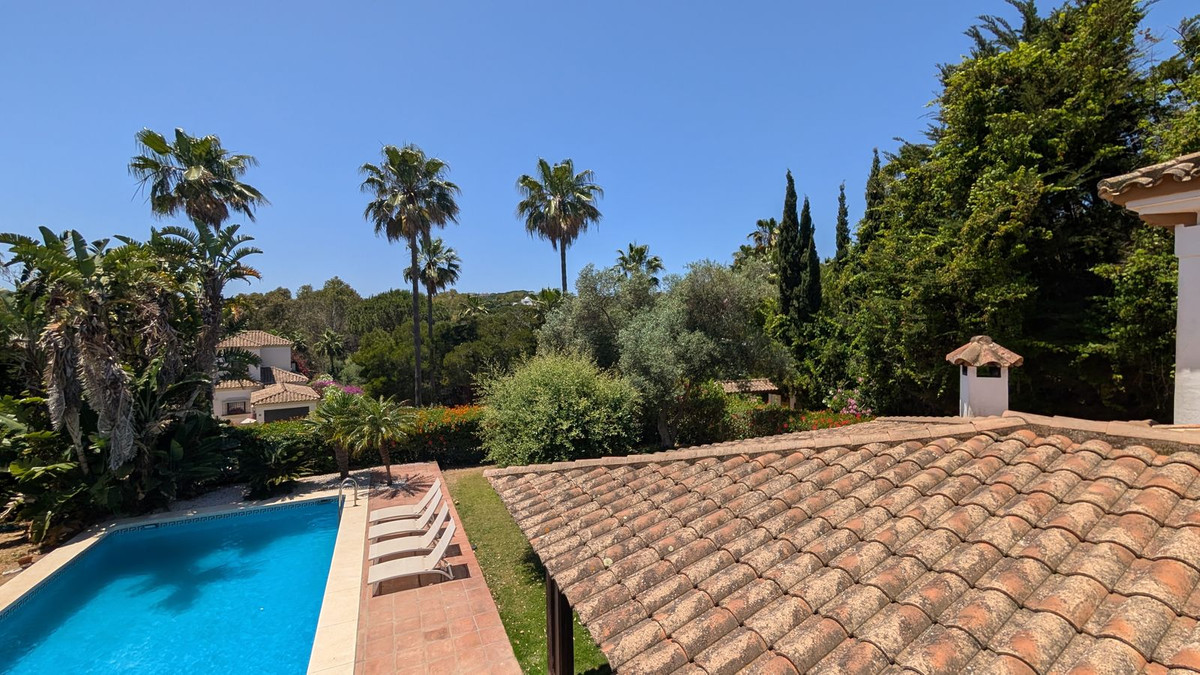 Se vende Villa - Chalet de 6 dormitorios en Costa Del Sol, Cadiz, España