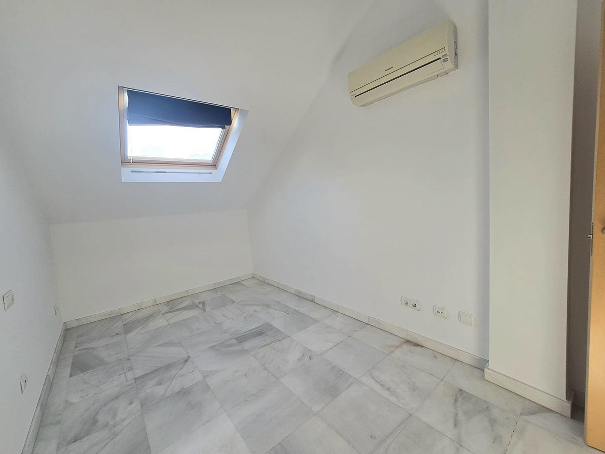 Se vende Pareada de 4 dormitorios en Costa Del Sol, Málaga, España