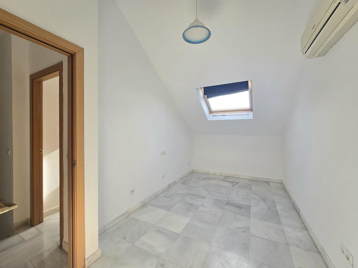 Se vende Pareada de 4 dormitorios en Costa Del Sol, Málaga, España