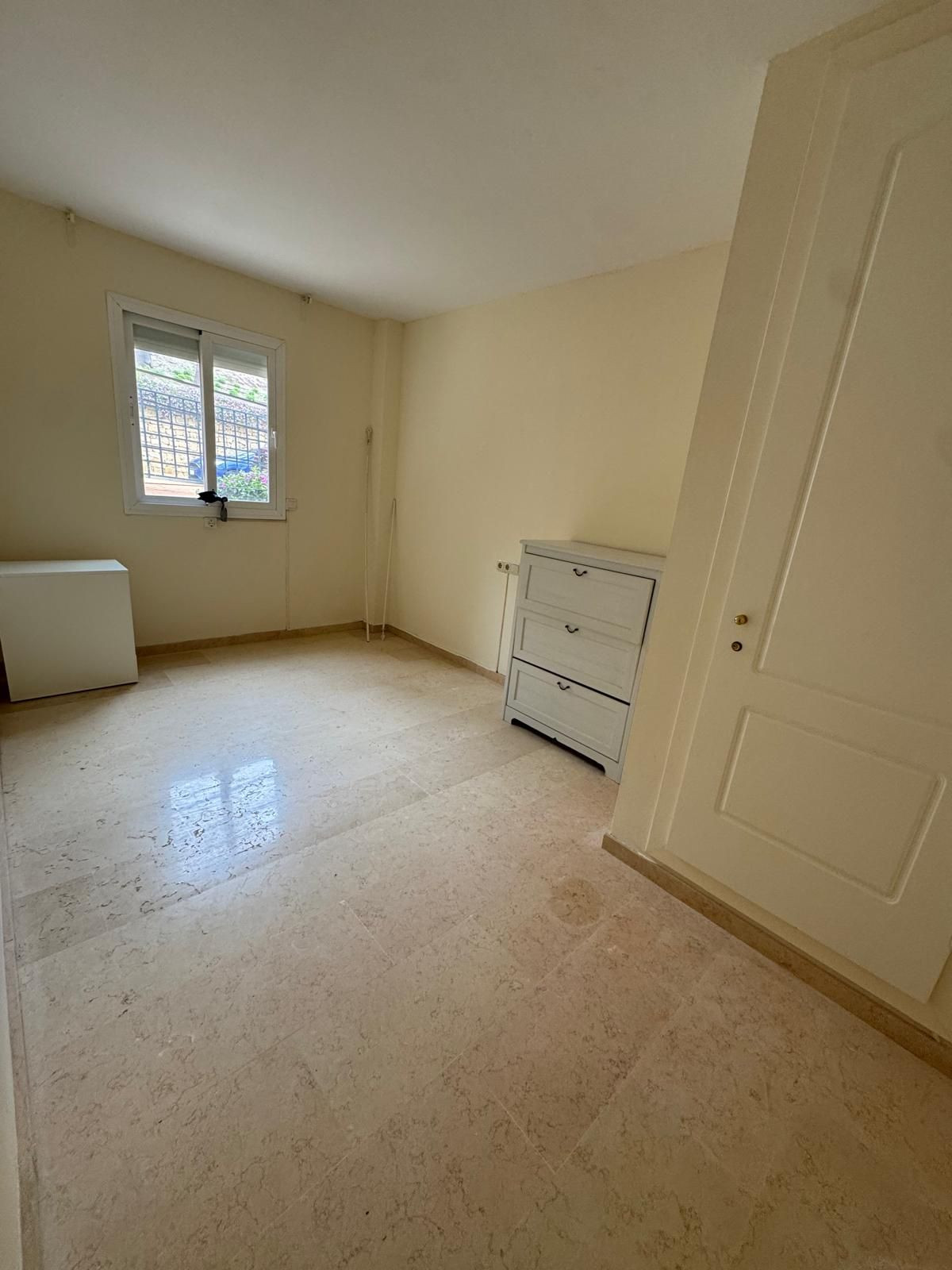 Se vende Apartamento Planta Baja de 3 dormitorios en Costa Del Sol, Málaga, España