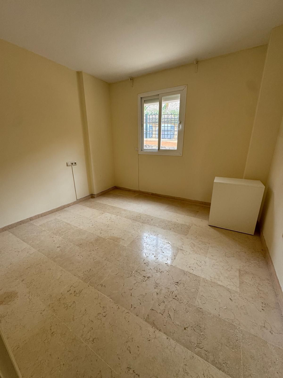 Se vende Apartamento Planta Baja de 3 dormitorios en Costa Del Sol, Málaga, España