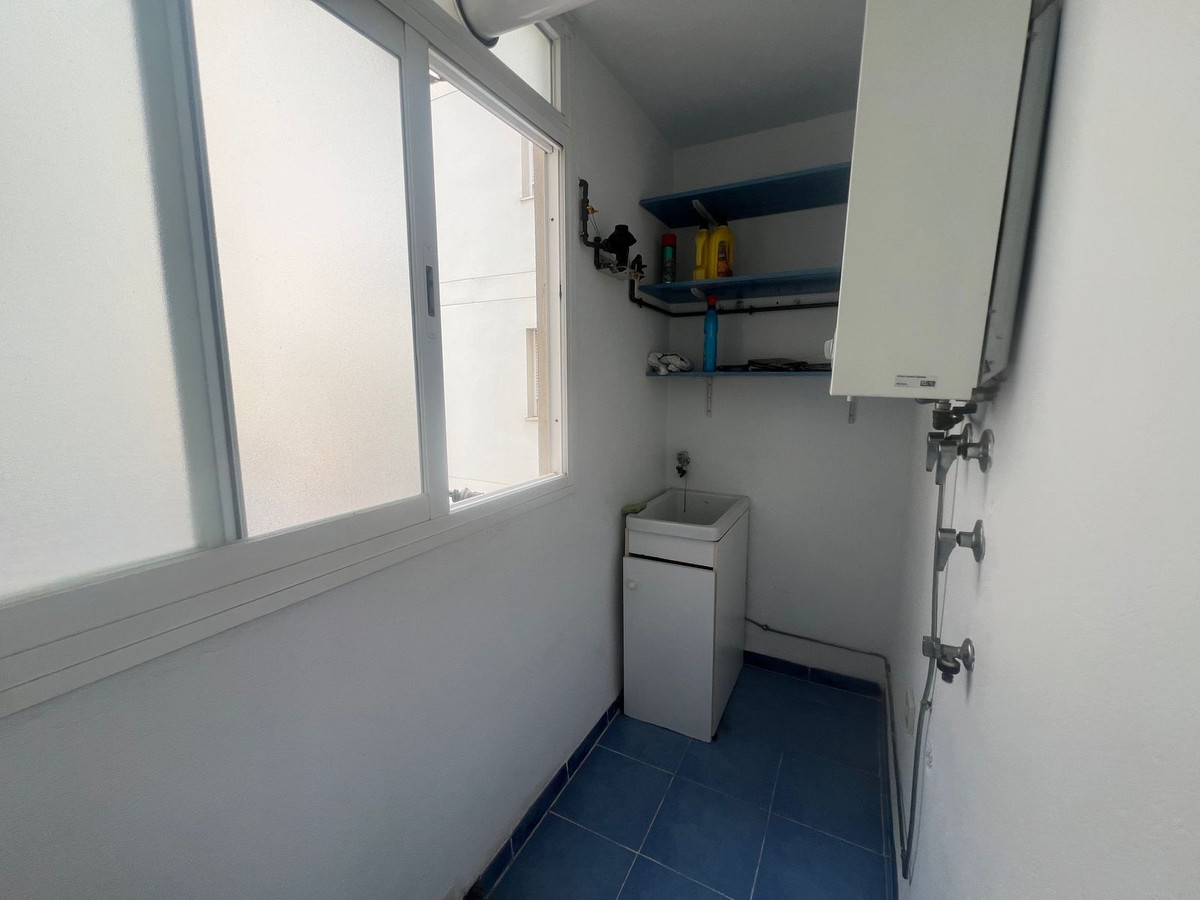 4 Bed Apartment for sale in Estepona Costa Del Sol, Málaga, Spain