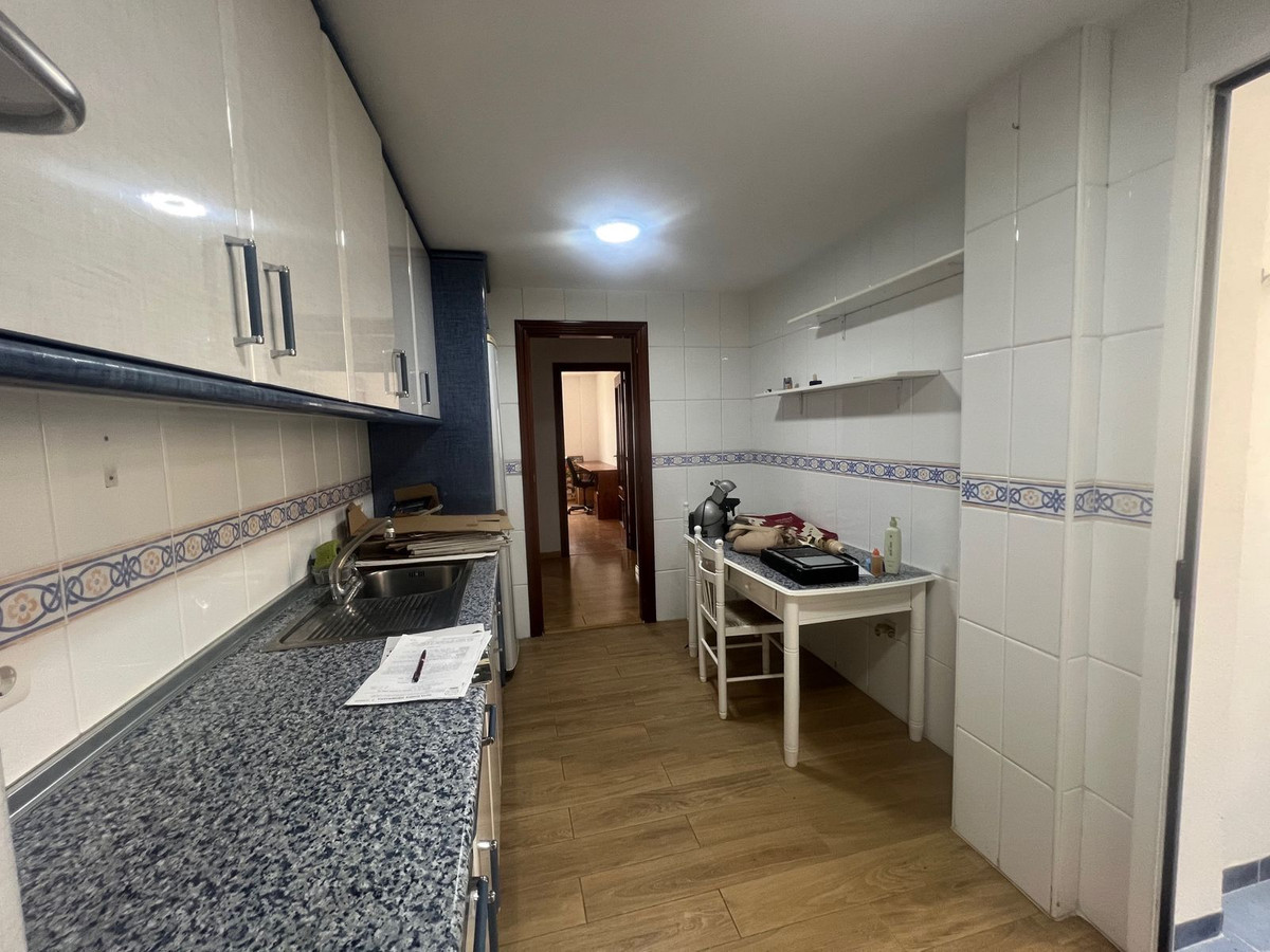 4 Bed Apartment for sale in Estepona Costa Del Sol, Málaga, Spain