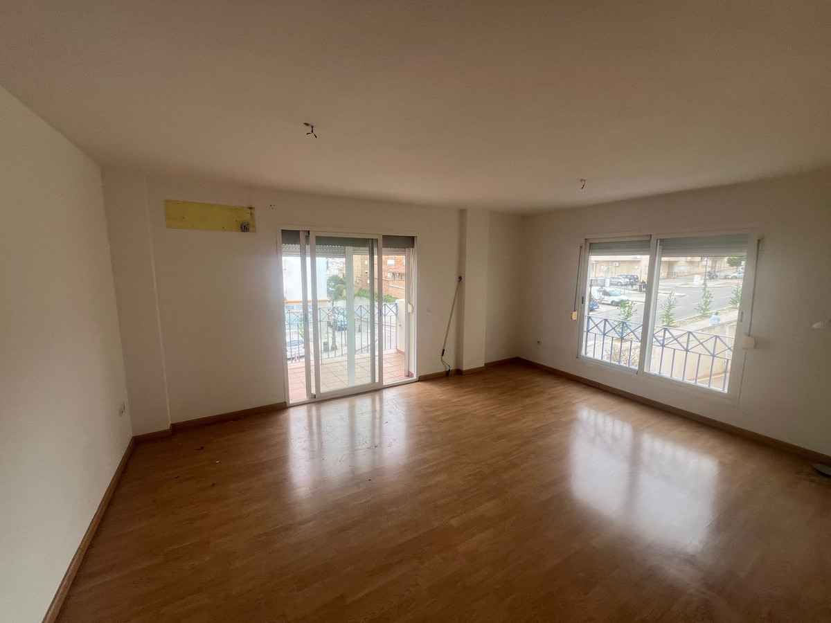 4 Bed Apartment for sale in Estepona Costa Del Sol, Málaga, Spain