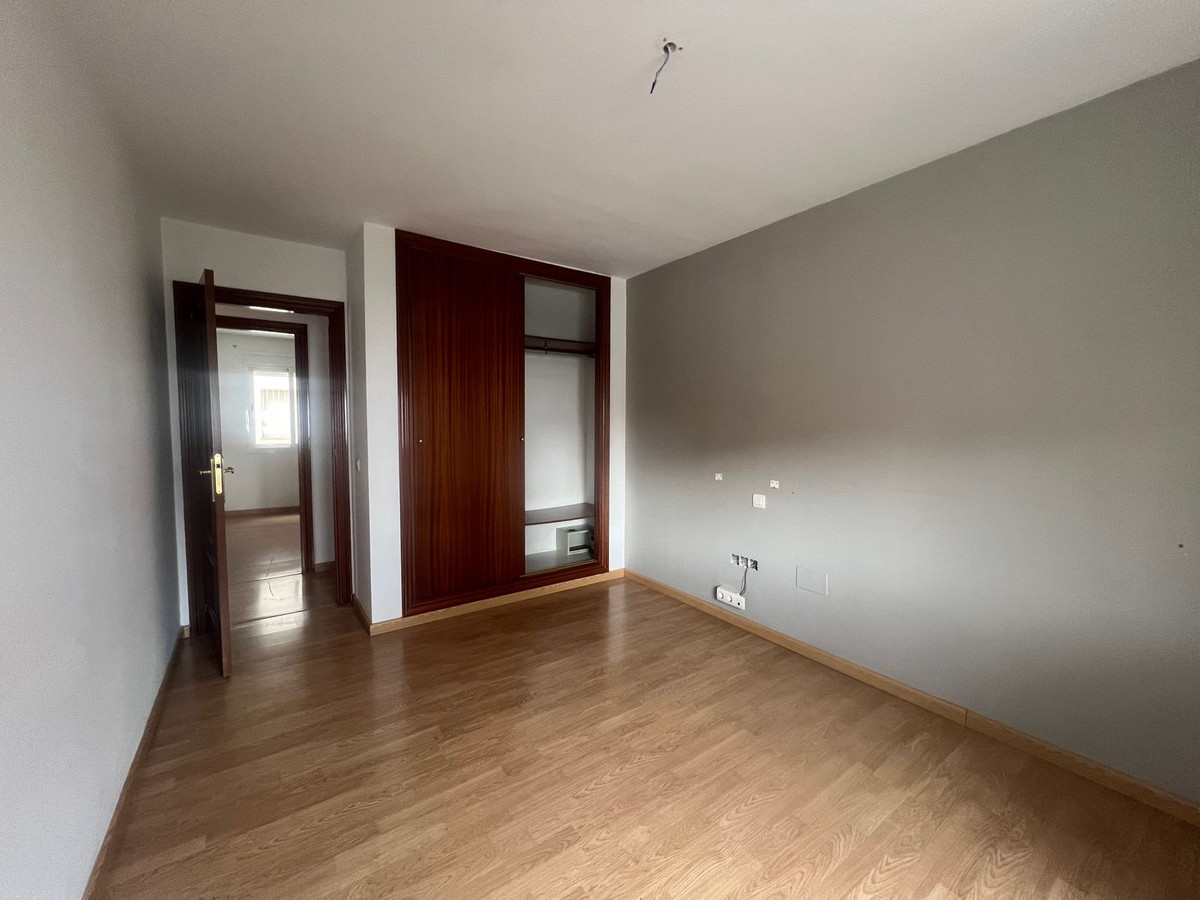 4 Bed Apartment for sale in Estepona Costa Del Sol, Málaga, Spain