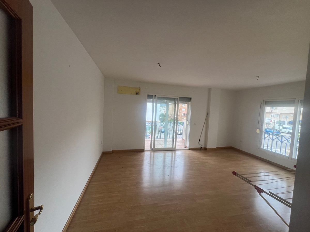 4 Bed Apartment for sale in Estepona Costa Del Sol, Málaga, Spain