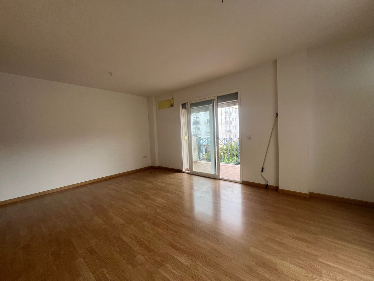 4 Bed Apartment for sale in Estepona Costa Del Sol, Málaga, Spain