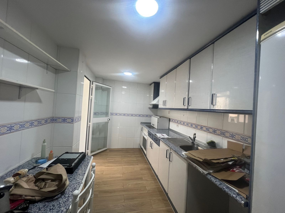 4 Bed Apartment for sale in Estepona Costa Del Sol, Málaga, Spain