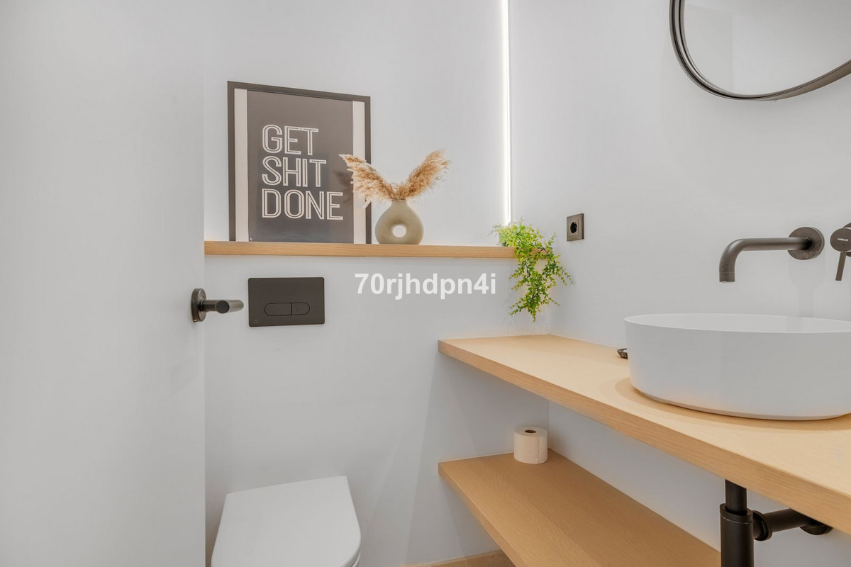 3 Bed Apartment for sale in Estepona Costa Del Sol, Málaga, Spain