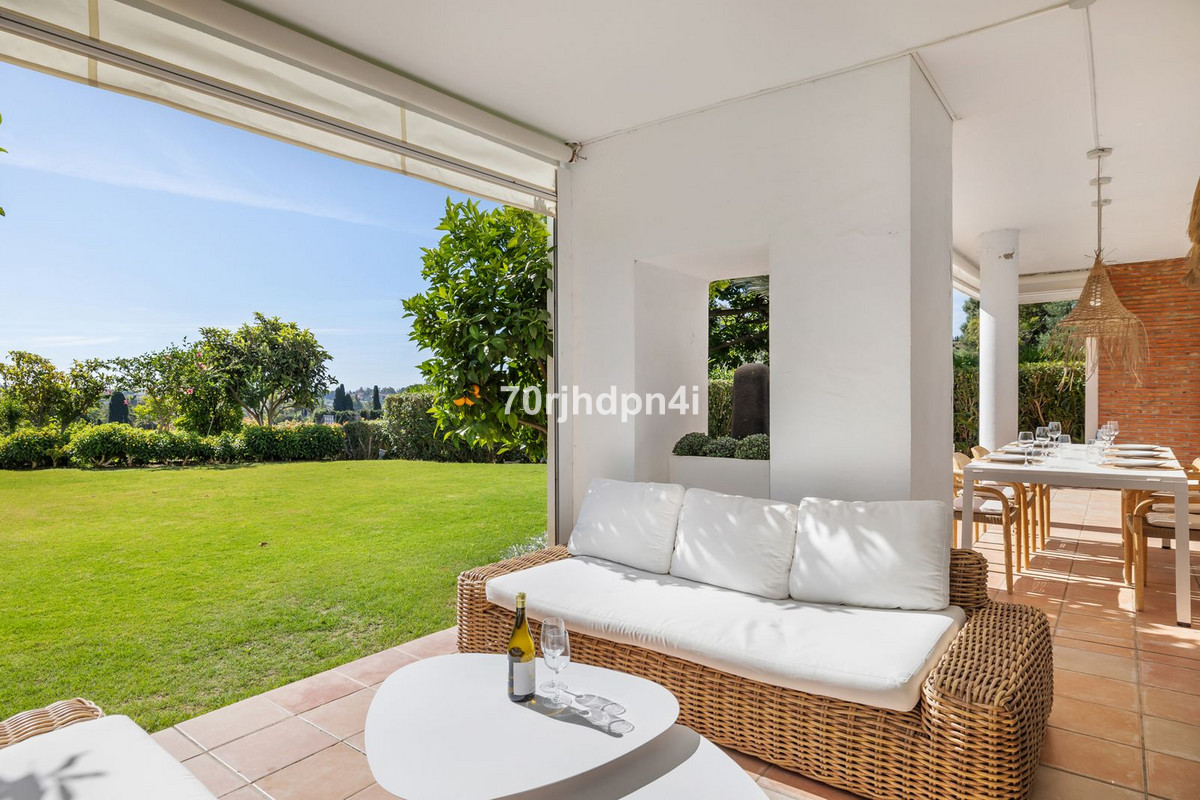 3 Bed Apartment for sale in Estepona Costa Del Sol, Málaga, Spain