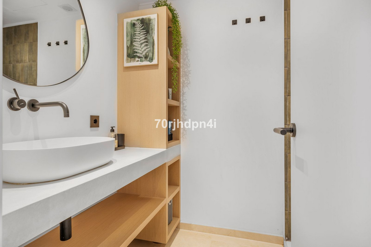 3 Bed Apartment for sale in Estepona Costa Del Sol, Málaga, Spain