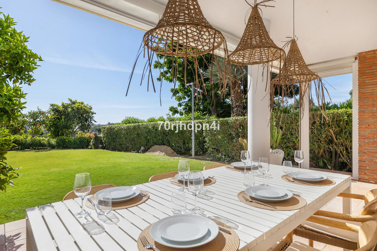 3 Bed Apartment for sale in Estepona Costa Del Sol, Málaga, Spain