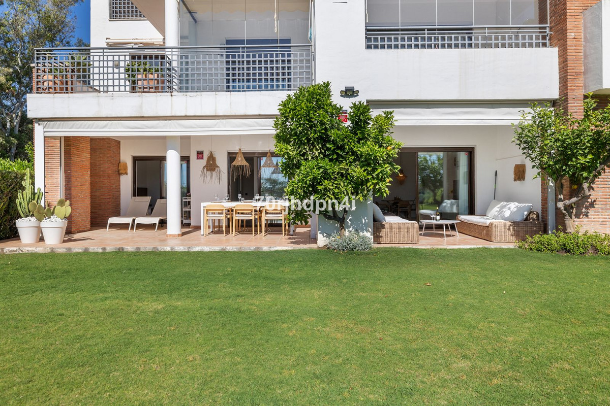 3 Bed Apartment for sale in Estepona Costa Del Sol, Málaga, Spain