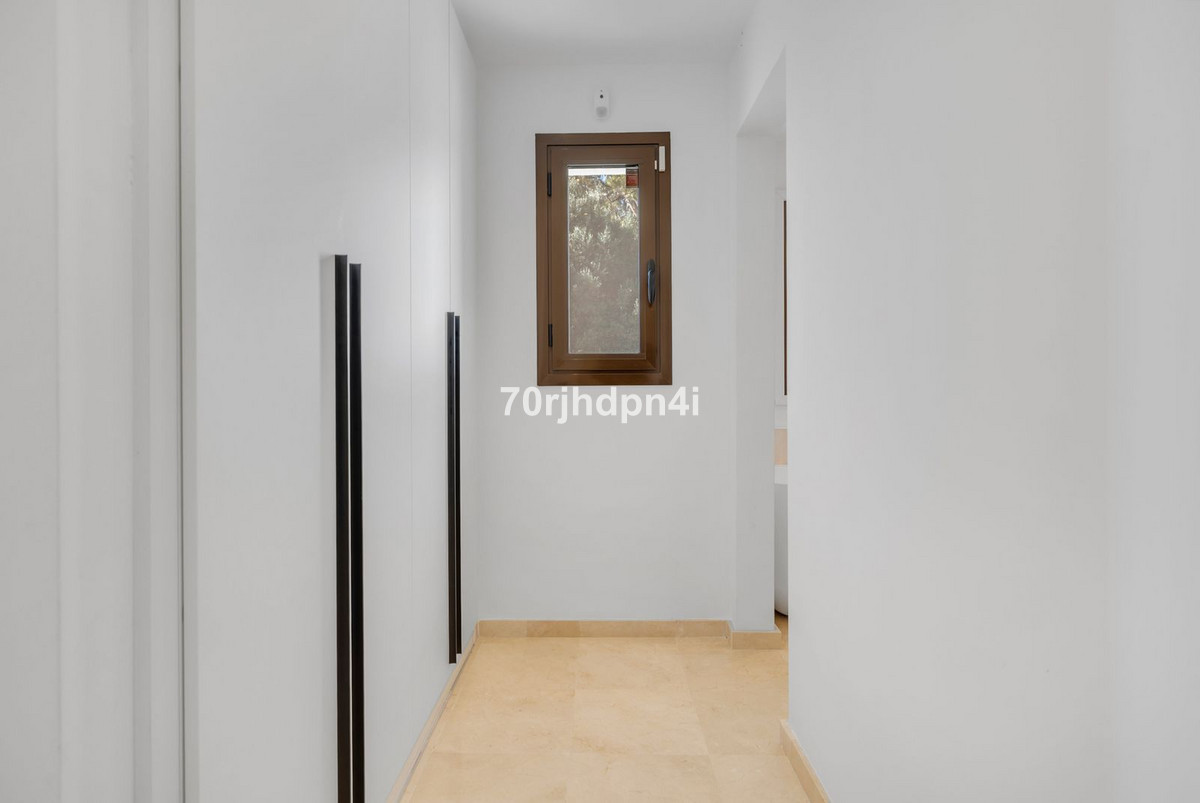 3 Bed Apartment for sale in Estepona Costa Del Sol, Málaga, Spain