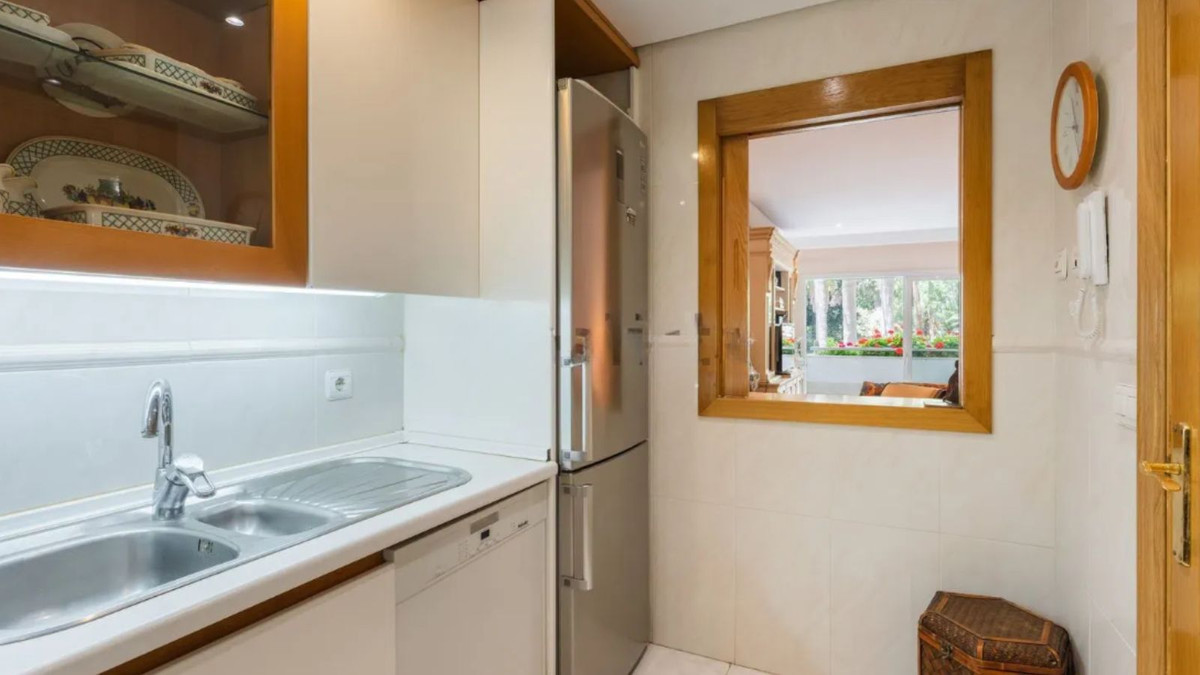 2 Bed Apartment for sale in Marbella Costa Del Sol, Málaga, Spain