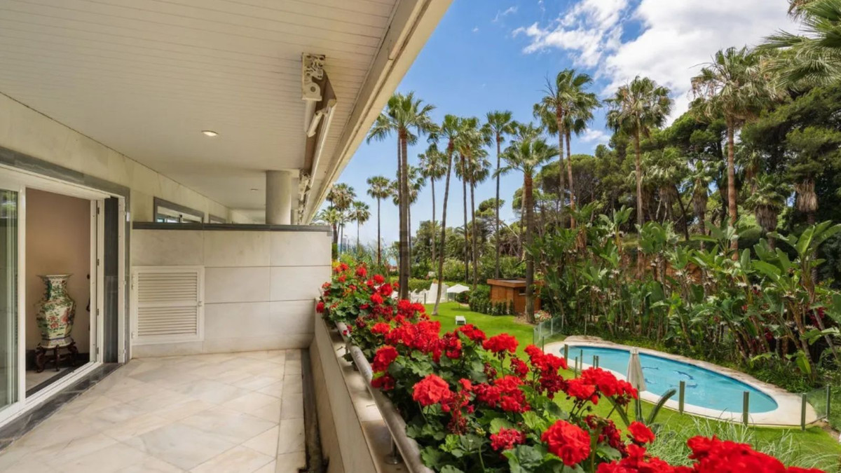2 Bed Apartment for sale in Marbella Costa Del Sol, Málaga, Spain