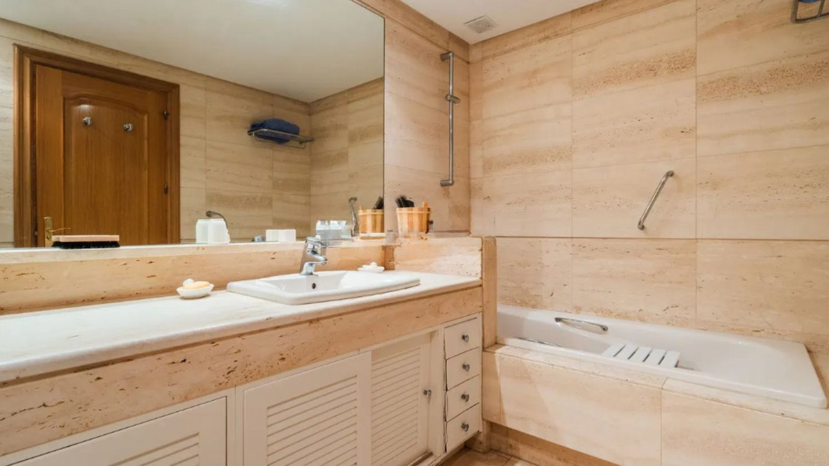 2 Bed Apartment for sale in Marbella Costa Del Sol, Málaga, Spain