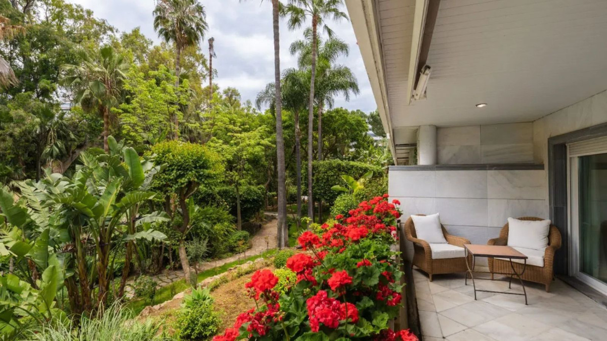 2 Bed Apartment for sale in Marbella Costa Del Sol, Málaga, Spain