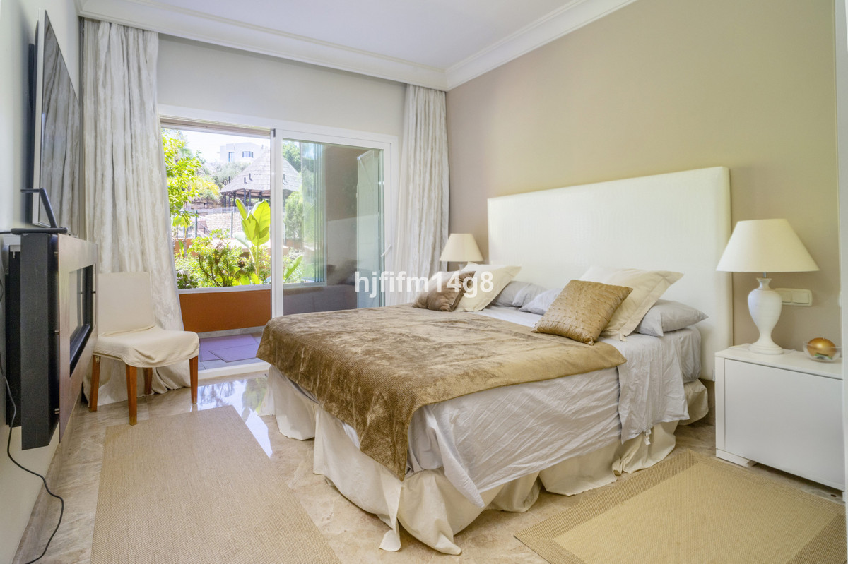 3 Bed Apartment for sale in Nueva Andalucía Costa Del Sol, Málaga, Spain
