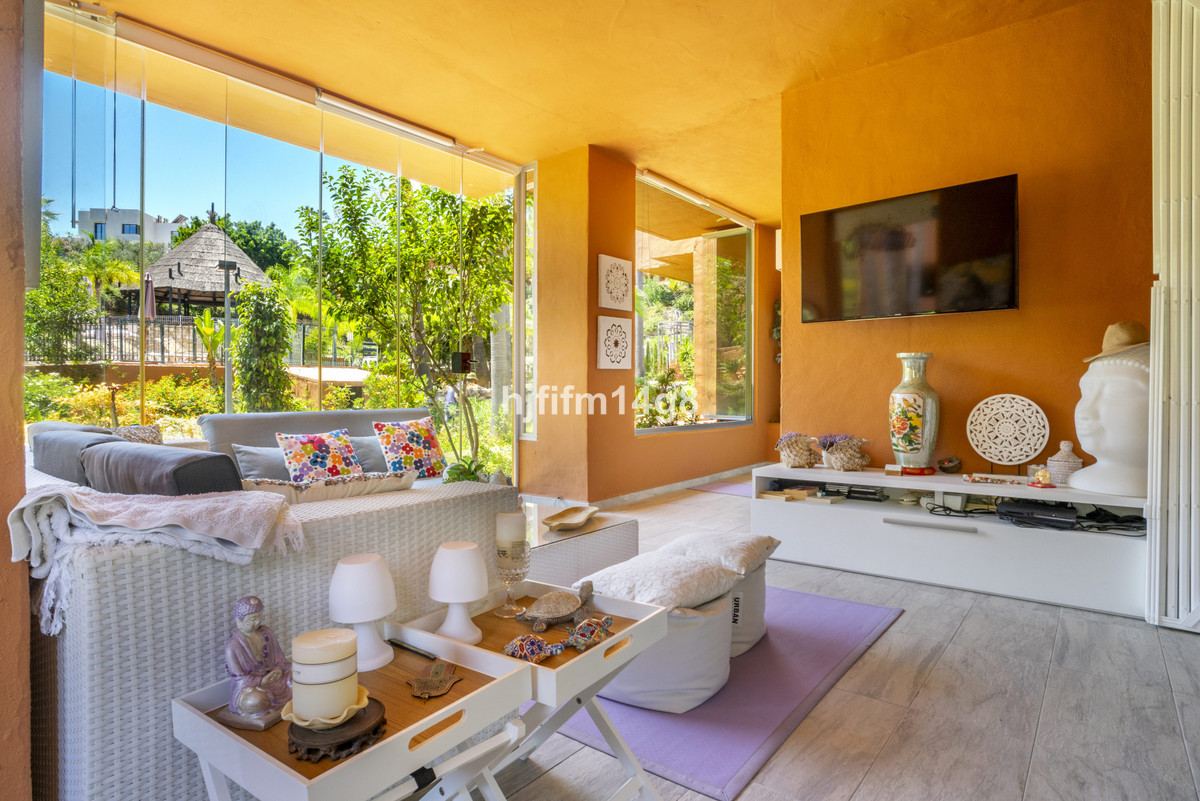 3 Bed Apartment for sale in Nueva Andalucía Costa Del Sol, Málaga, Spain