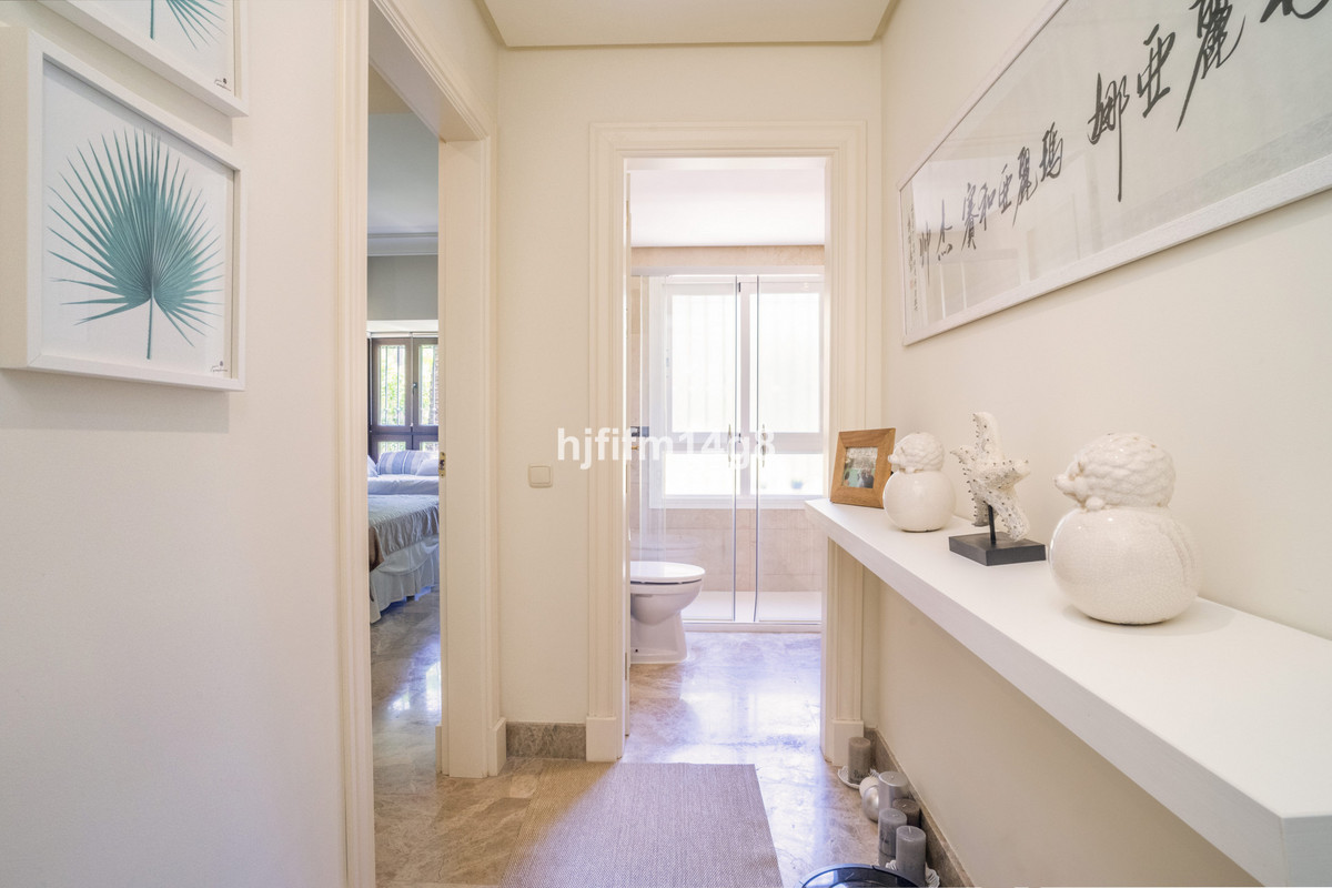 3 Bed Apartment for sale in Nueva Andalucía Costa Del Sol, Málaga, Spain