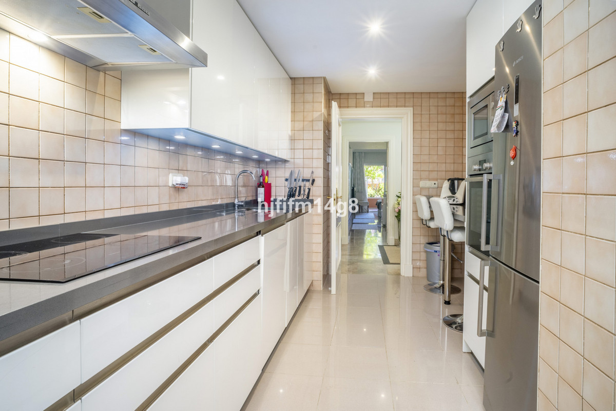 3 Bed Apartment for sale in Nueva Andalucía Costa Del Sol, Málaga, Spain