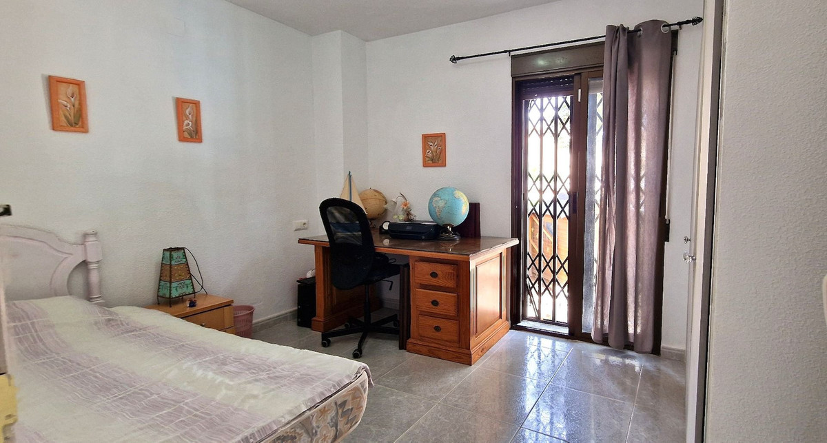 Se vende Villa - Chalet de 6 dormitorios en Costa Blanca, Alicante, España
