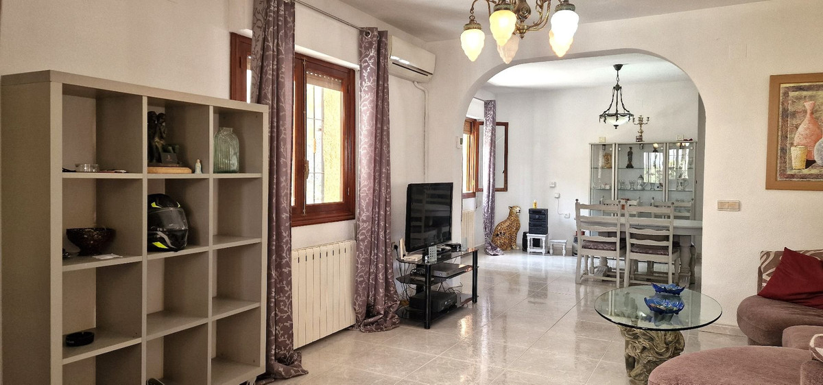 Se vende Villa - Chalet de 6 dormitorios en Costa Blanca, Alicante, España