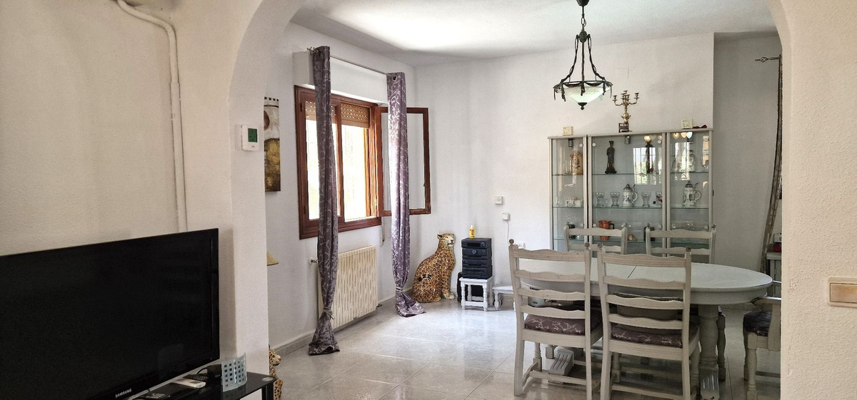 Se vende Villa - Chalet de 6 dormitorios en Costa Blanca, Alicante, España