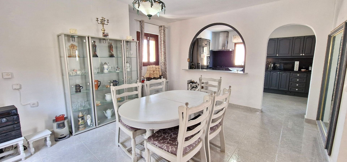 Se vende Villa - Chalet de 6 dormitorios en Costa Blanca, Alicante, España