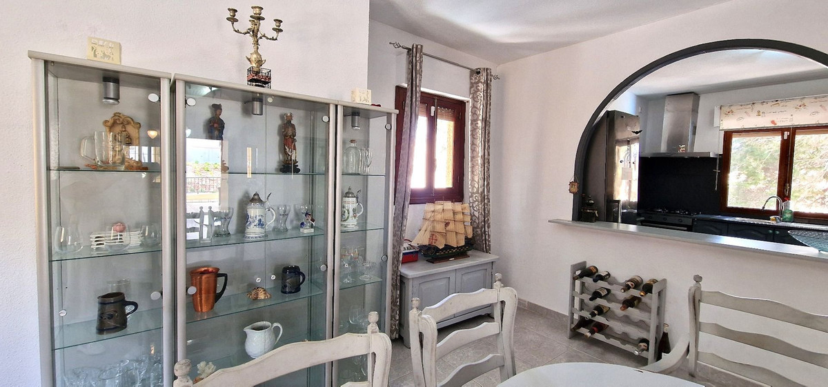 Se vende Villa - Chalet de 6 dormitorios en Costa Blanca, Alicante, España