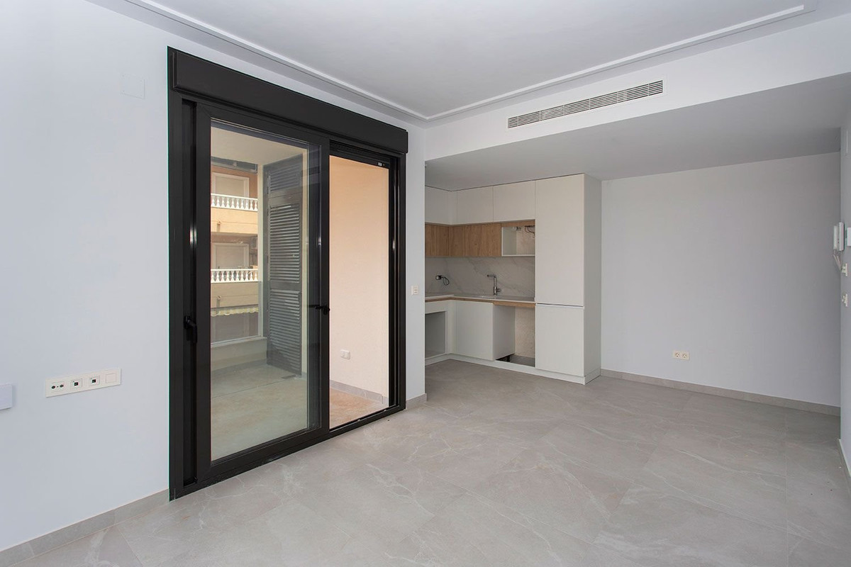 Se vende Apartamento Planta Media de 2 dormitorios en Costa Blanca, Alicante, España