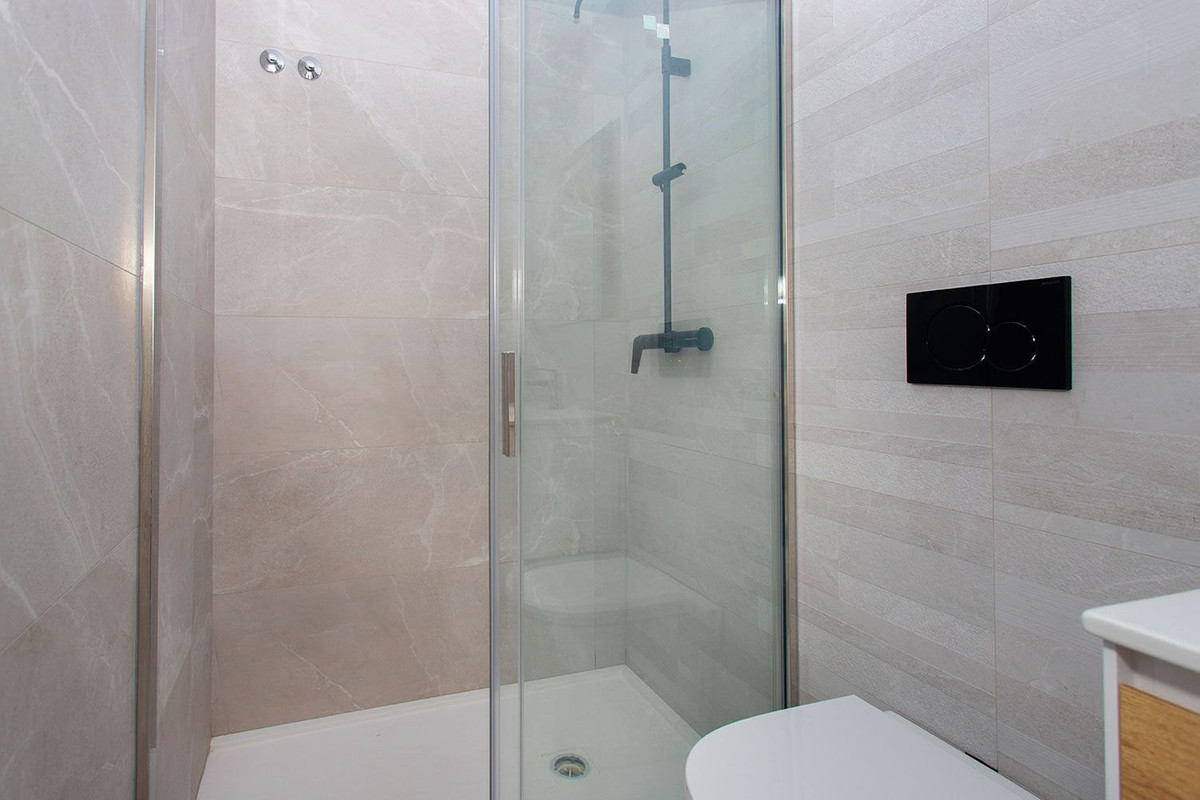 Se vende Apartamento Planta Media de 2 dormitorios en Costa Blanca, Alicante, España