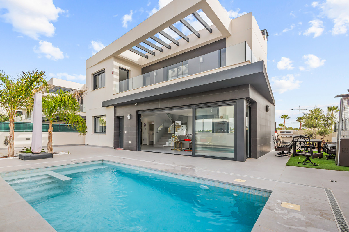 4 Bed Townhouse for sale in Algorfa Costa Blanca, Alicante, Spain