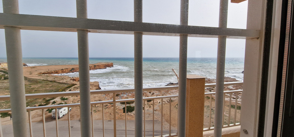 Se vende Apartamento Planta Media de 2 dormitorios en Costa Blanca, Alicante, España