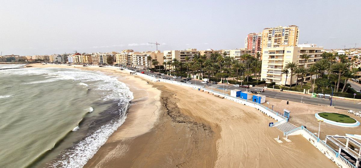 Se vende Apartamento Planta Media de 2 dormitorios en Costa Blanca, Alicante, España